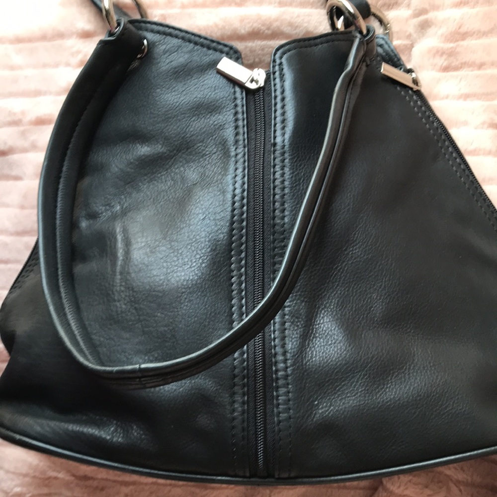BOUTIQUE OF LEATHER - Picture 3 of 14